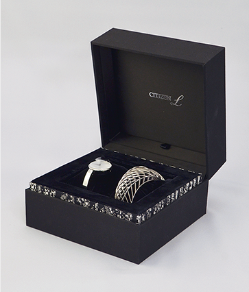 The limited edition box features Nishijin textile.